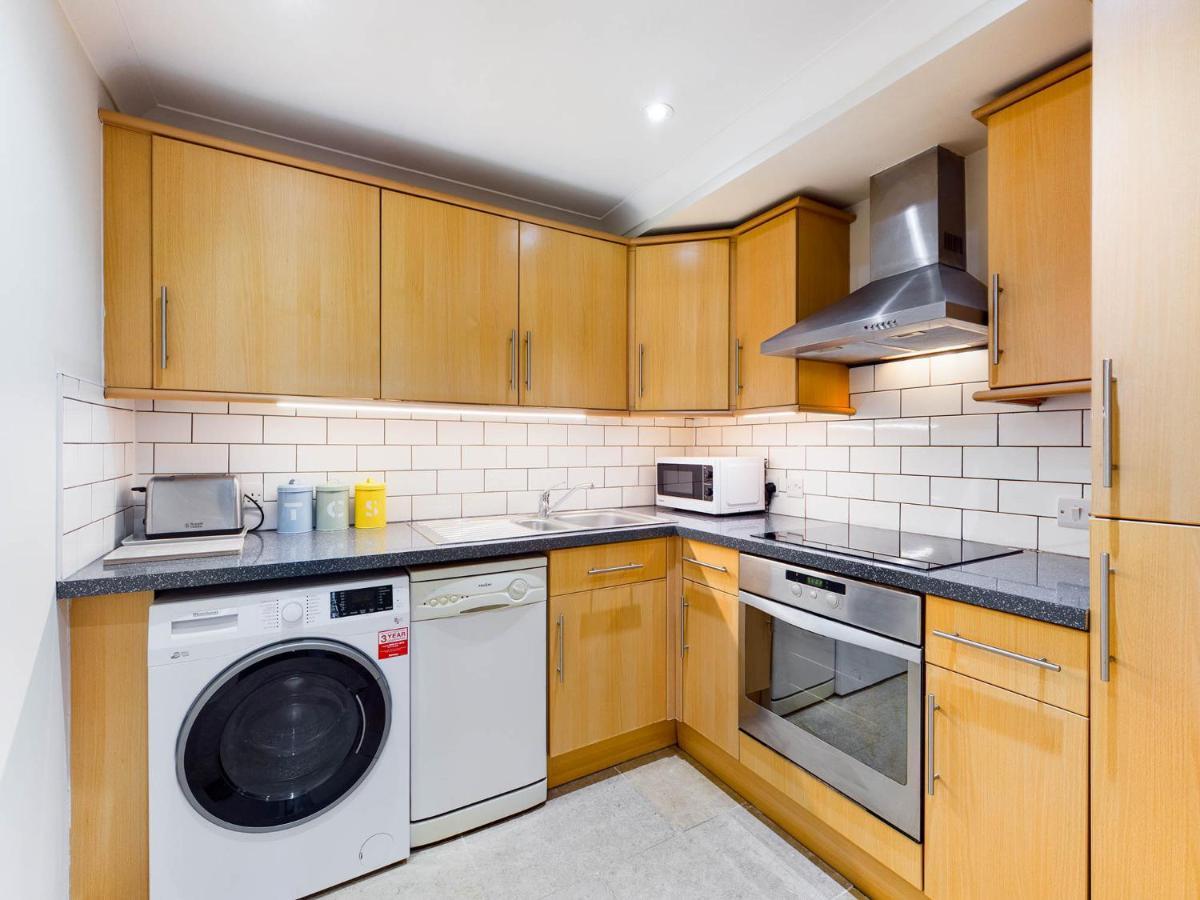 Redhill Town Centre Apartments By Livingo Dış mekan fotoğraf