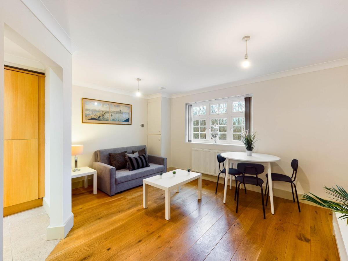 Redhill Town Centre Apartments By Livingo Dış mekan fotoğraf
