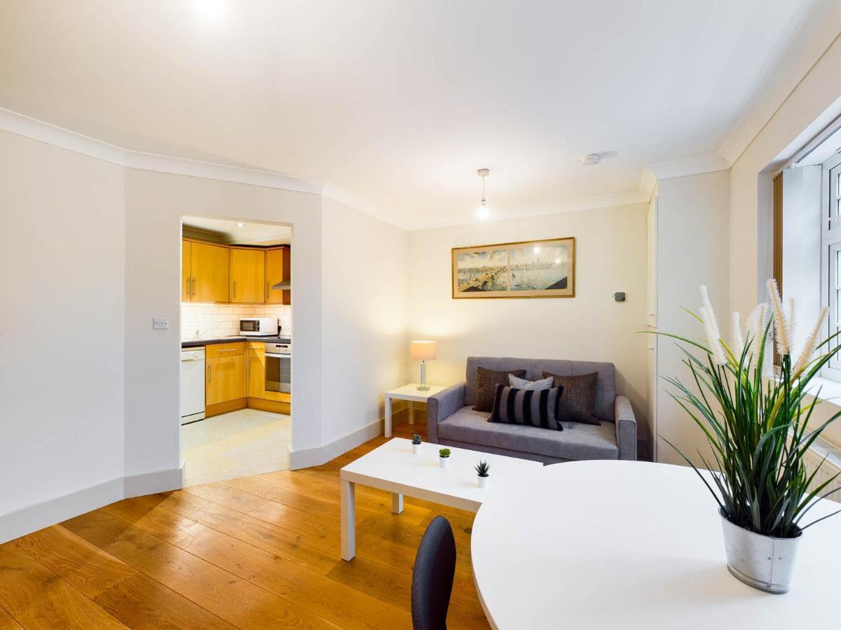 Redhill Town Centre Apartments By Livingo Dış mekan fotoğraf