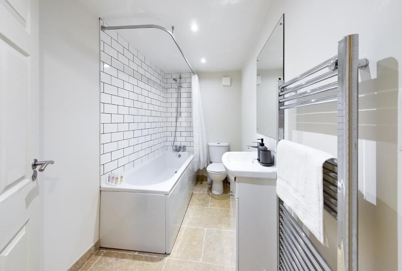 Redhill Town Centre Apartments By Livingo Dış mekan fotoğraf
