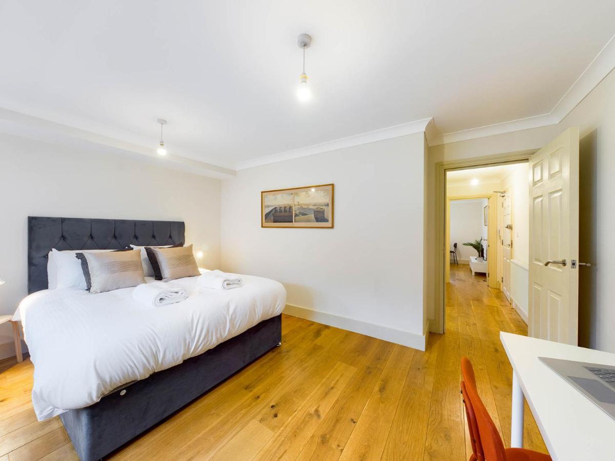 Redhill Town Centre Apartments By Livingo Dış mekan fotoğraf