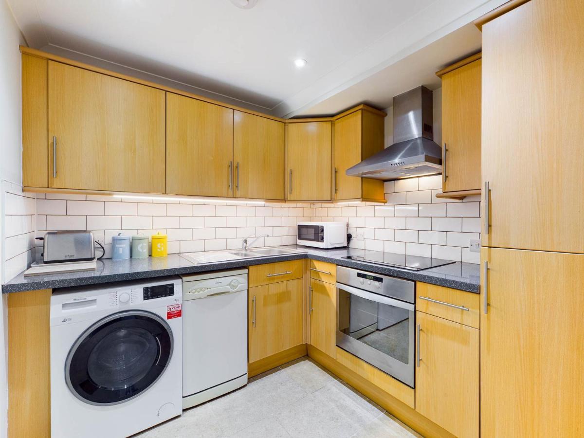 Redhill Town Centre Apartments By Livingo Dış mekan fotoğraf